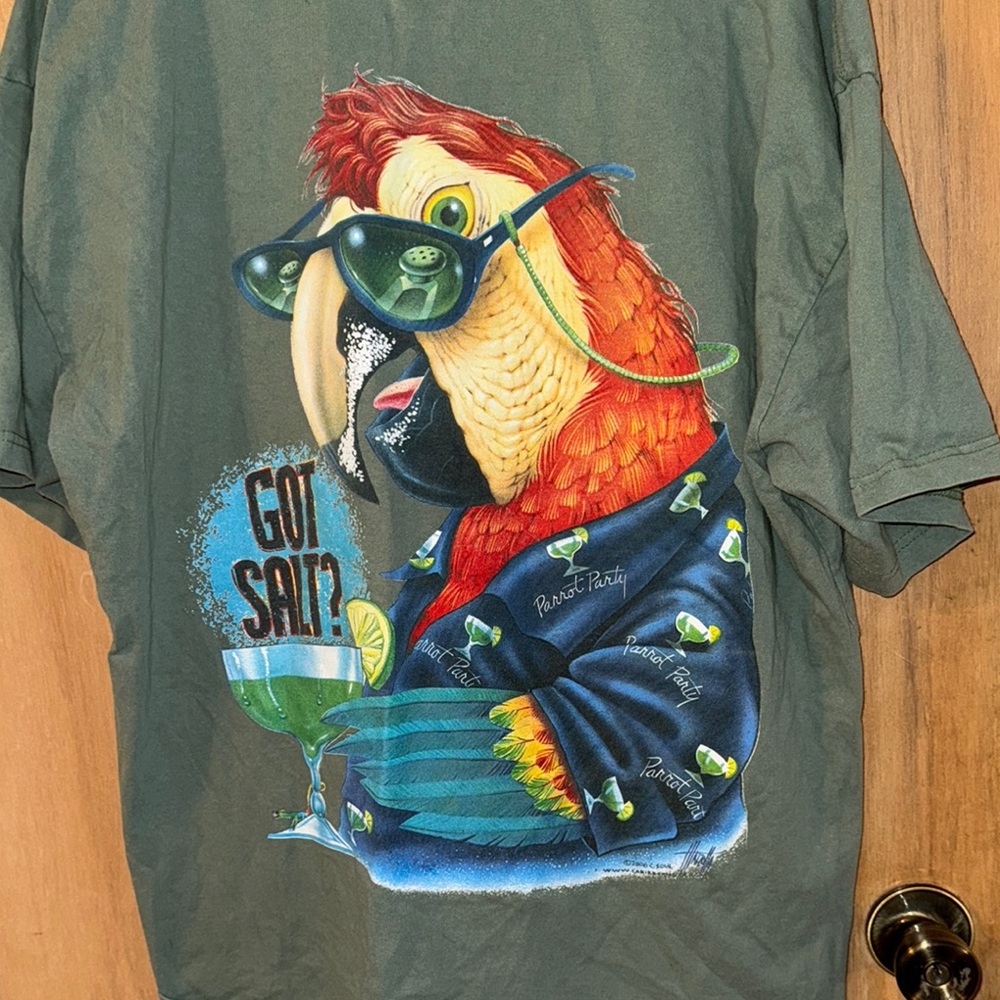 Goin Coastal Parrot Graphic T-Shirt